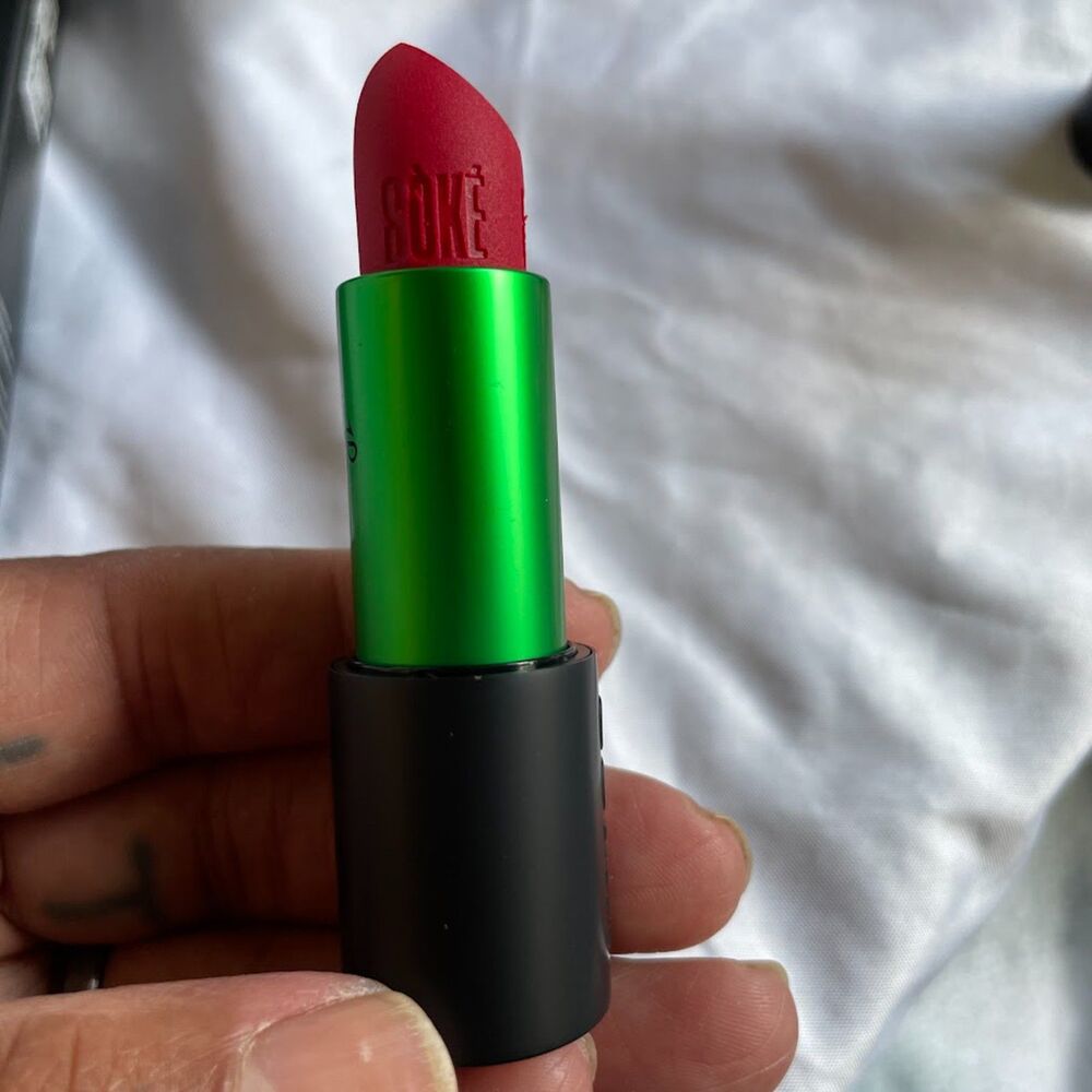 UOMA Beauty Badass Icon Matte Lipstick in RUBY Red .14oz/4.1g FULL SZ